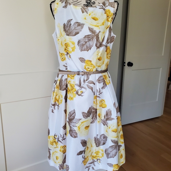 Gorgeous Jessica Howard Spring Dress - Picture 5 of 9